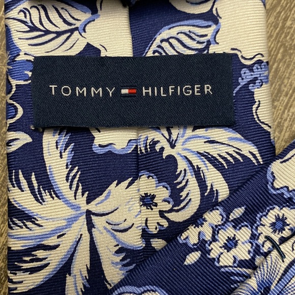 Tommy Hilfiger Tie - Picture 4 of 5
